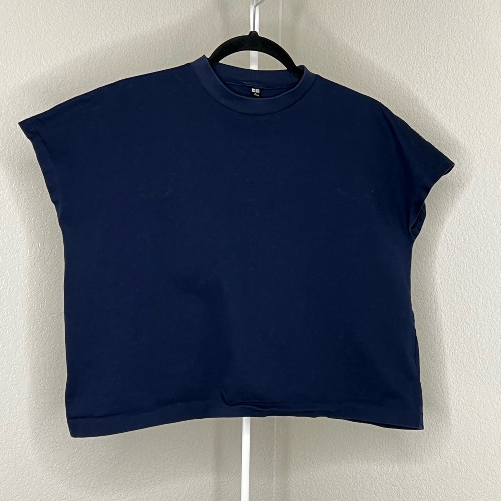 Uniqlo crop top